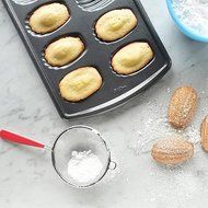 Wilton Advance - Select Nonstick 12-Cavity Madeleine Pan in Gunmetal