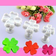 ZNU 3pcs Lucky Clovers Cake Sugarcraft Plunger Fondant Cutter Decorating Mould Tools N2