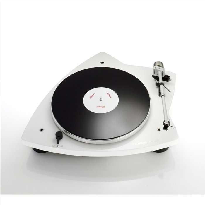 Thorens TD 209 Belt-Drive Turntable in Glossy White