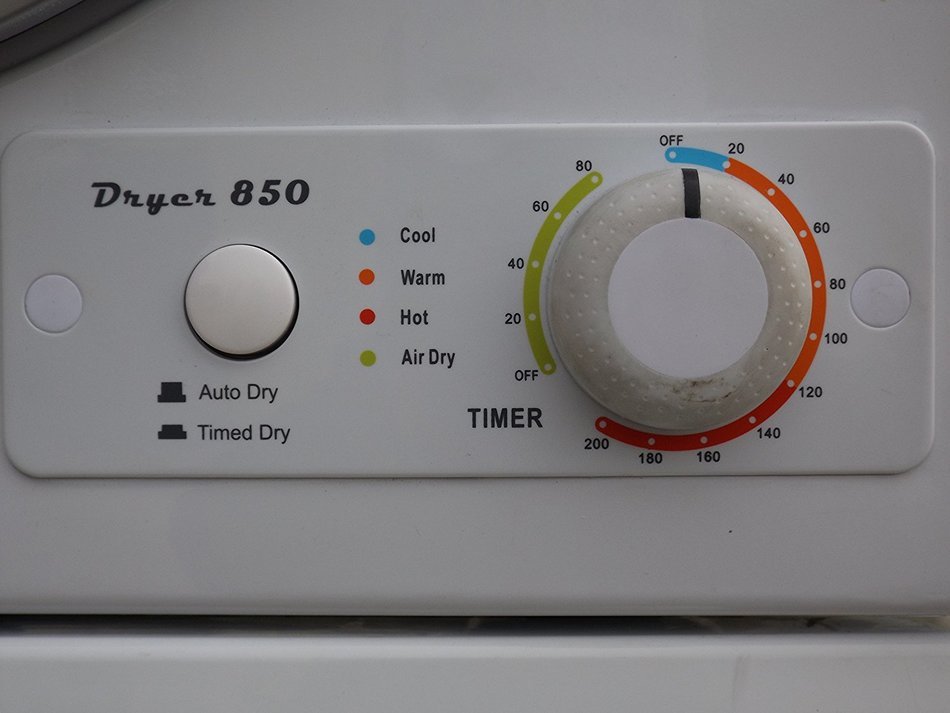 Triton TD850 Compact Dryer with Silver Trim, White N3