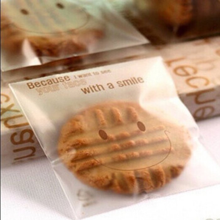 Efivs Arts 200pcs Cute Smile Face Self Adhesive Cookie Bakery Candy Biscuit OPP Plastic Bags for Bakery Party... N2