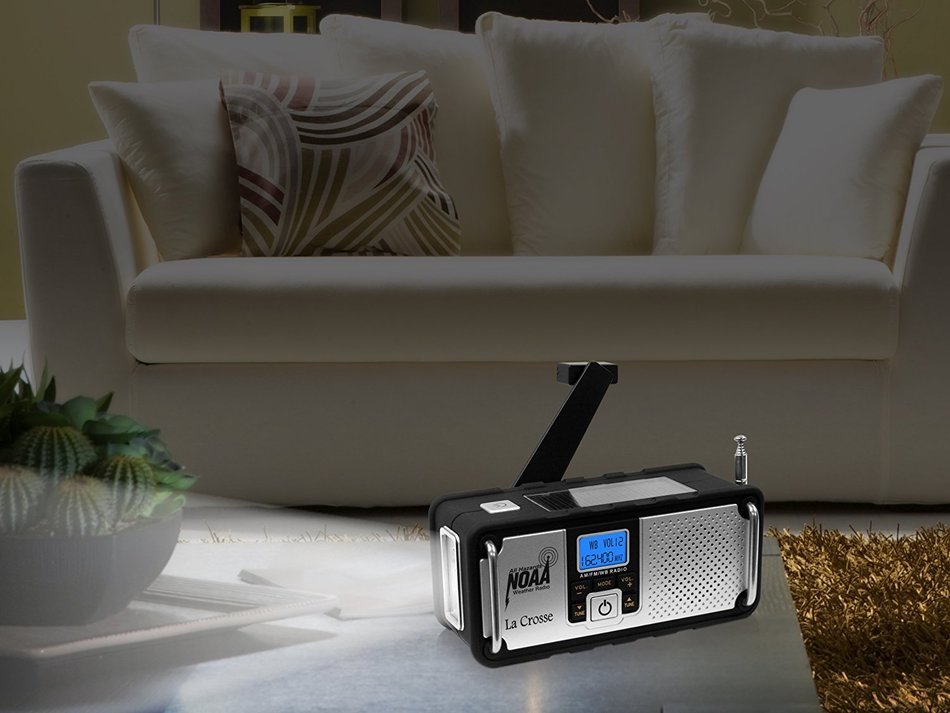 La Crosse Technology 810-106 NOAA/AM/FM Severe Weather Alert Radio with solar panel or hand crank recharging power... N2