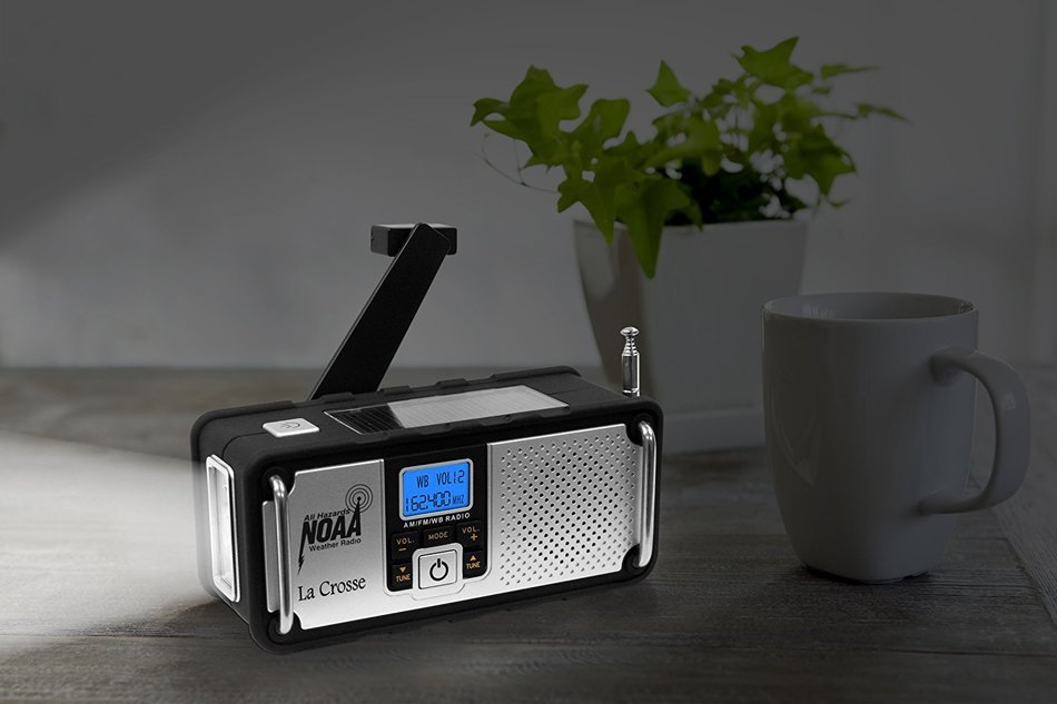 La Crosse Technology 810-106 NOAA/AM/FM Severe Weather Alert Radio with solar panel or hand crank recharging power... N3