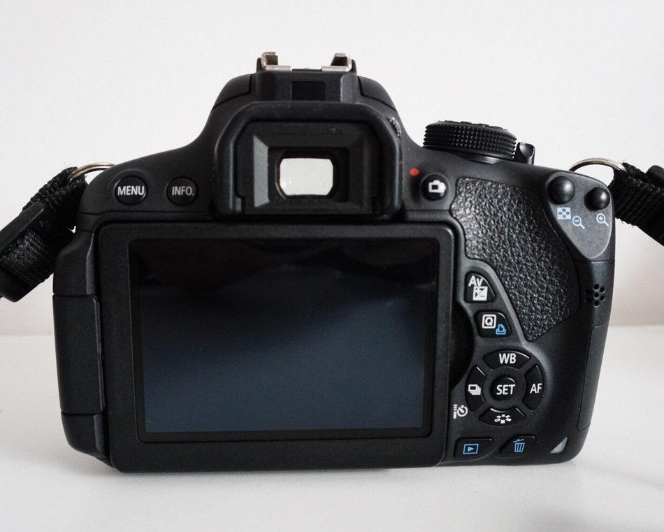 Canon T5i Body Only - International Version N2