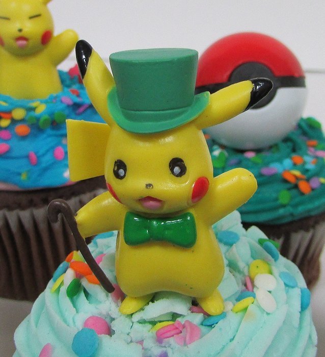 POKEMON GO 14 Piece Birthday CUPCAKE Topper Featuring Random Pokemon Figures, Poke Balls, and More N7