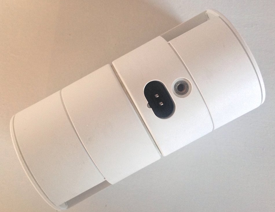 Bose premium jewel speaker w/wall bracket white