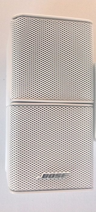 Bose premium jewel speaker w/wall bracket white N2