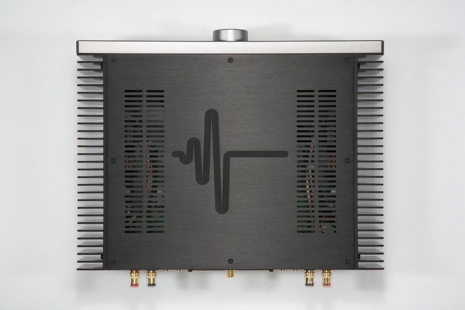 PERREAUX 150W Stereo Integrated Amplifier 16.8" Wide x 13.5" Deep x 4.0" High Titanium Annodised Aluminium