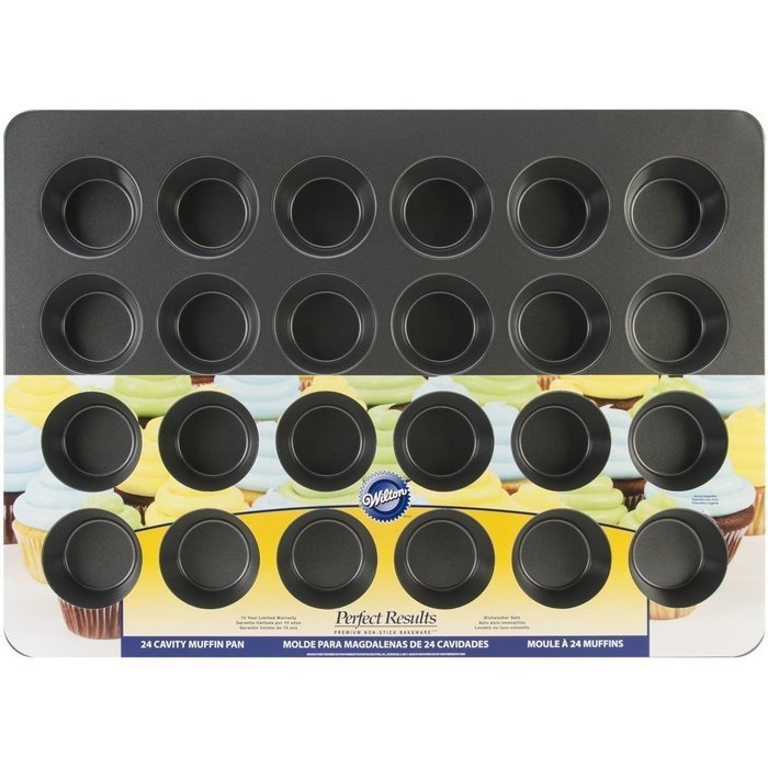 Wilton 24 Cup Perfect Results MEGA Muffin Regular Pan cupcakes