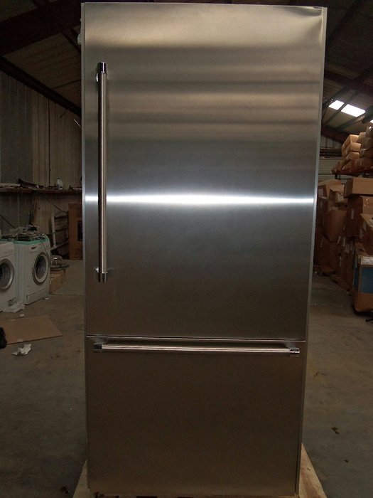 Thermador 36 In. Stainless Steel Bottom Freezer Refrigerator - T36BB820SS