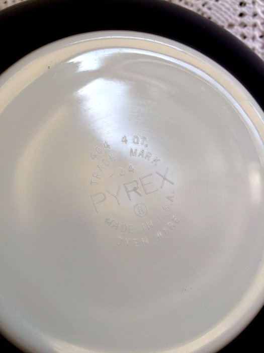 RARE Vintage Pyrex Glass Terra Yellow & Black/Brown 404 Mixing Bowl N5