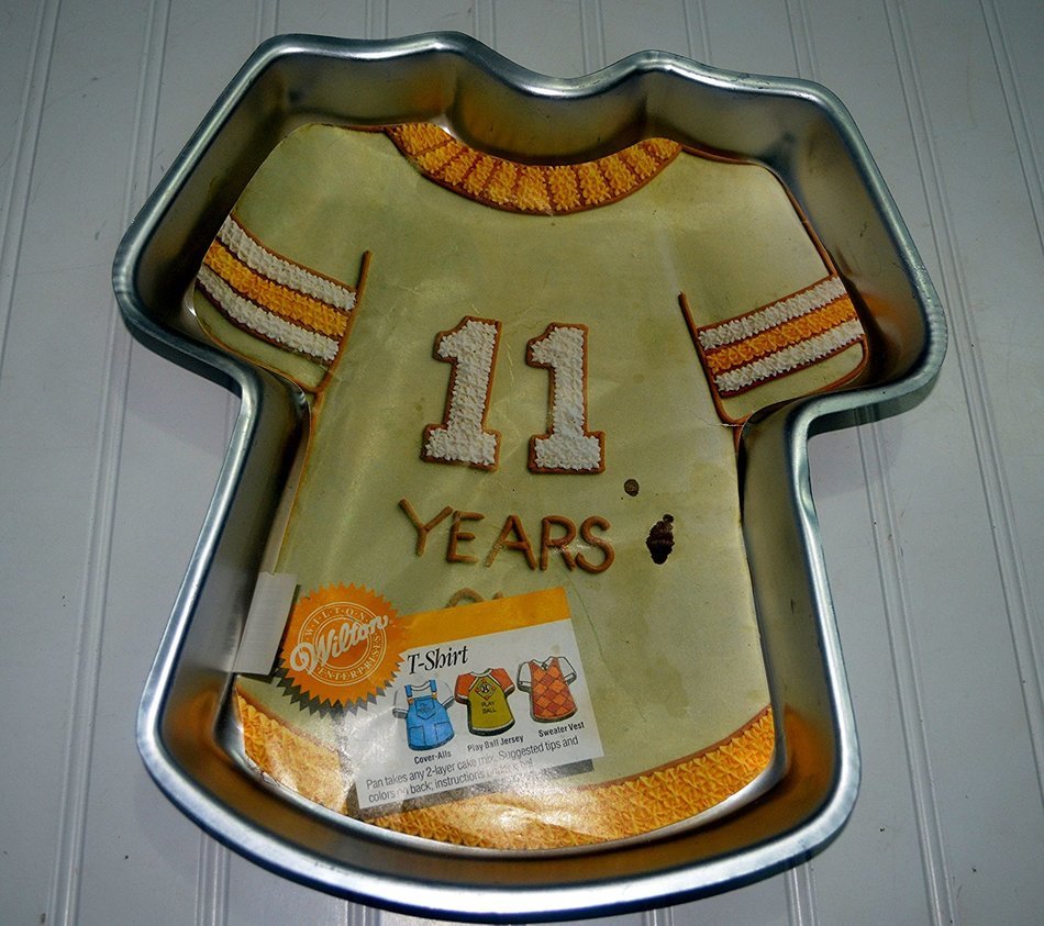 Wilton Tshirt Cake Pan 2105-2347