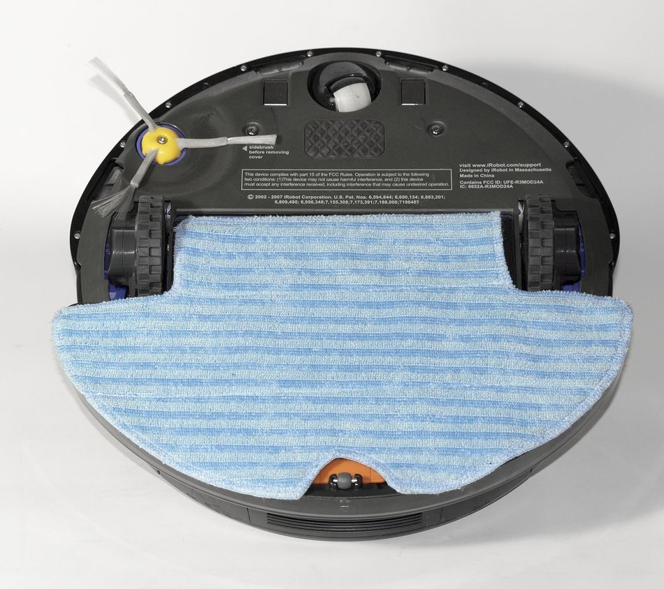 roomba with mop attachment