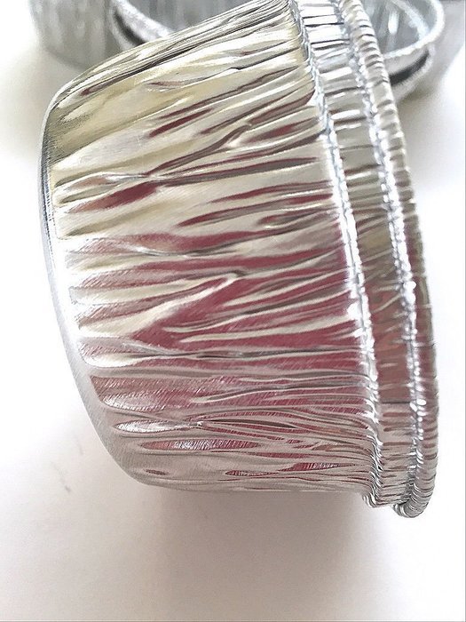 100 Aluminum Foil Muffin Cupcake Ramekin 4oz Cups with Lids Disposable