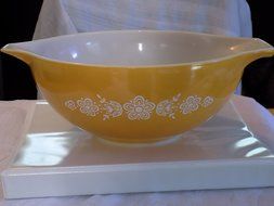 Vintage Pyrex Butterfly Gold 4 Qt Cinderella Mixing Bowl 404 N2