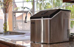 Luma Comfort IM200SS Portable Clear Ice Maker, 28-Pound N9