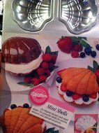 Wilton Mini Shells 6-Cavity Cake Pan #2105-4396