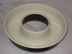 Vintage Dark Brown &amp; White Heavy Enamel Over Metal 10x3 Inch Ring Jell-O Mold / Cake Baking Pan N2