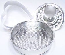 Pampered Chef 4 Piece Valintines Heart Springform Pan Set