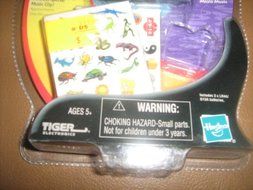 2002 Hasbro Tiger Electronics, Inc. HITCLIPS PERSONALIZED Boombox Player N3