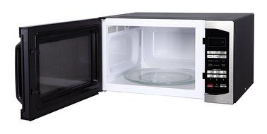Magic Chef MCM1611ST 1100W Microwave Oven, 1.6 cu.ft., Stainless Steel