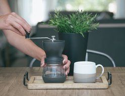 Freedi Large Capacity Manual Coffee Grinder French Press 100g For Grinds Coffee Beans, Spices, Herb, Grain, Salt... N6