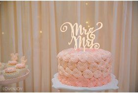 LOVENJOY Gift Box Pack Mr and Mrs Monogram Rustic Wood Wedding Engagement Cake Toppers Decoration (5.9-inch)