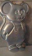 Wilton Rare &quot;Little Mouse&quot; Cake Pan, Jerry the Mouse, Country Mouse