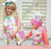 Handstand Kitchen Child's 'Tea Party' Oven Mitt N2