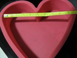 Red Heart Cake Pan: cmsHome Premium Food Grade Silicone Non-Stick Non-Toxic Heart Pan 9 X 9.5 N5