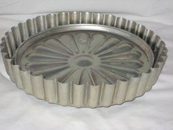 Vintage 4 Piece Wear-Ever 9 3/4 x 2 Inch Changeable Insert Aluminum Tart Caking Baking Pan USA
