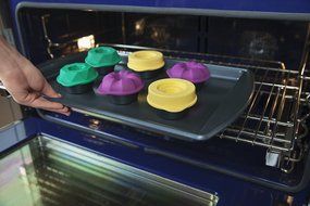 Quirky Bake Shapes Muffin Pan N5