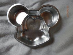 Wilton Pillsbury Mickey Mouse Cake Pan, Vintage 1978 Cake Pan N2