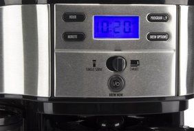 Hamilton Beach 6 Slice Toaster Oven &amp; 12 Cup Digital Coffee Maker Kitchen Bundle N2