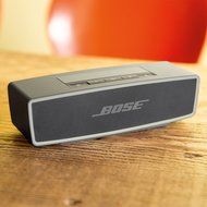 Bose Bluetooth speaker SoundLink Mini II portable / wireless-enabled carbon SLinkMini II CBN genuine national N7