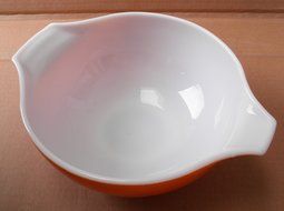 Vintage Pyrex 443 Harvest Wheat Cinderella Mixing Bowl - 2.5 Liters - 8 3/4 inches in diameter x 3 3/4 inches...