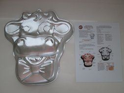 Wilton Cuddles the Cow Cake Pan (2105-2875, 1988) N2