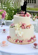 Ecape Wedding Cake Toppers Acrylic Bride and Groom Bridal Cake Toppers with Art Words Mr and Mrs for Cake Decoration N25