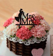 Ecape Wedding Cake Toppers Acrylic Bride and Groom Bridal Cake Toppers with Art Words Mr and Mrs for Cake Decoration N29