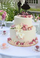 Ecape Wedding Cake Toppers Acrylic Bride and Groom Bridal Cake Toppers with Art Words Mr and Mrs for Cake Decoration N32