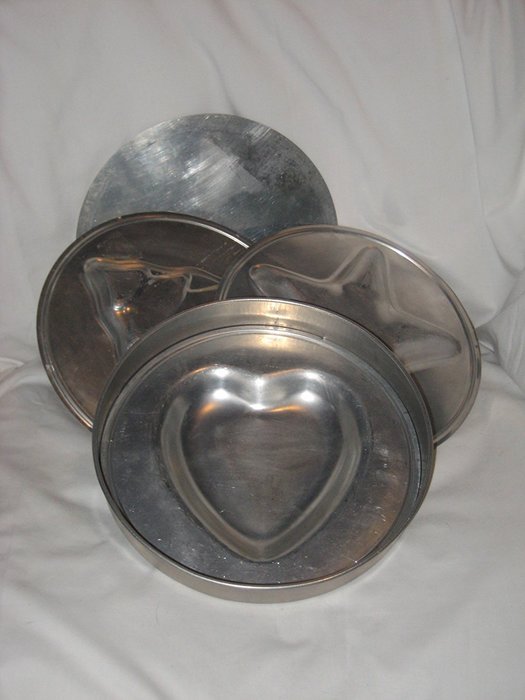 5 pc. Set - Vintage Interchangeable Heart, Tree, Star & Flat Cake Baking Pan N2