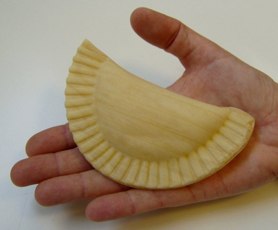 Tupperware Easy Small Pie Maker - Empanada - for 4" Half Circle Pies in Green by Tupperware N3