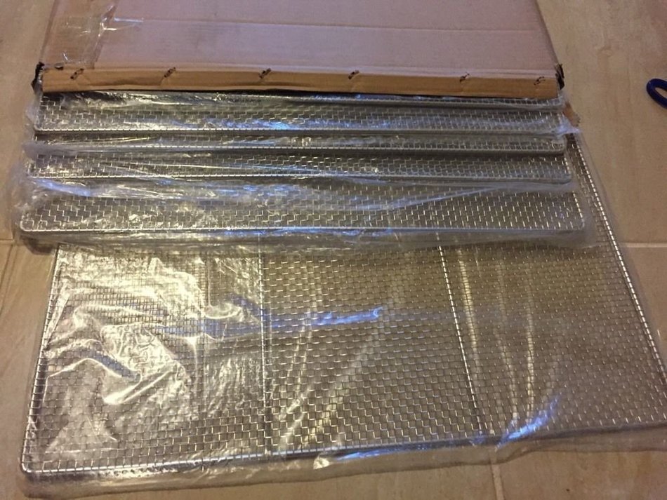 6 Pieces Stainless Steel 23" Square Donut Screen N2