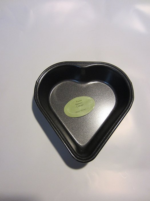 Premium Bakeware Collection Mini Heart Pan - Non-Stick - 4" x 1" N2