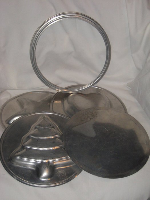 5 pc. Set - Vintage Interchangeable Heart, Tree, Star & Flat Cake Baking Pan N3