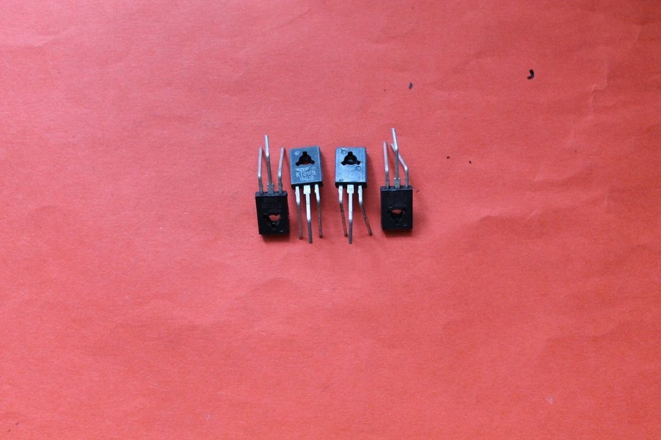Transistor silicone KT814V analogue BD138, BD168, BD816, TIP62B USSR 50 pcs