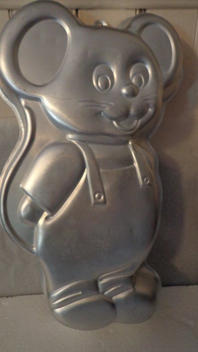 Wilton Rare "Little Mouse" Cake Pan, Jerry the Mouse, Country Mouse