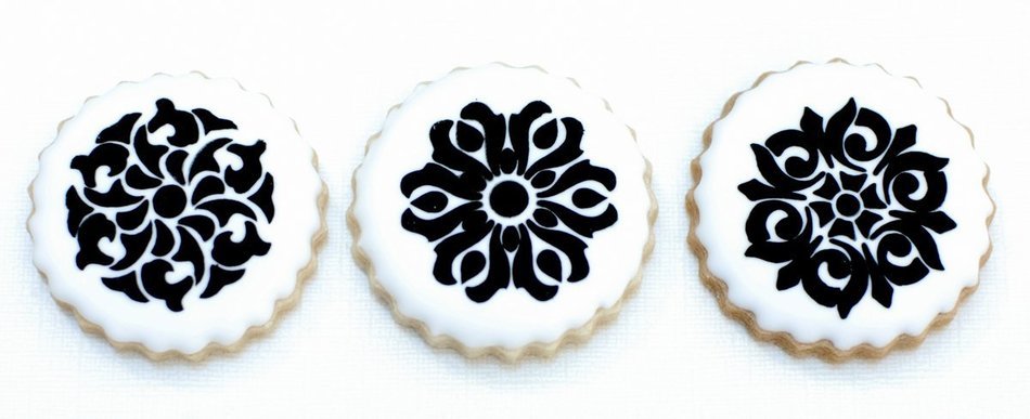 Designer Stencils C566 Three Gem Pendants Cake Stencils Set, Beige/semi-transparent