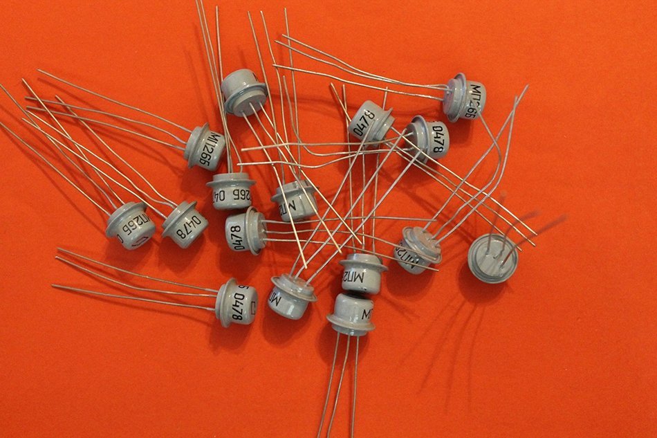 Transistors Germanium MP26B analogue ACY24, OC77 USSR 25 pcs