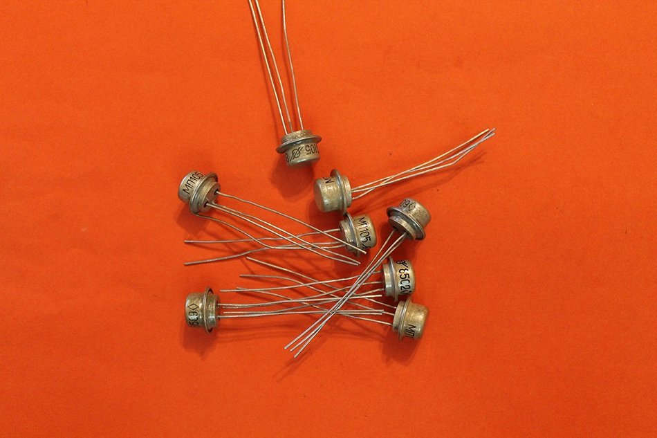 Transistors silicon military MP105 USSR 20 pcs